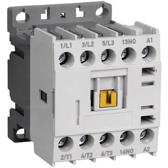 Контактор IEK КМИ 4P 12А 110В AC, KMM11-012-110-10 Контактор IEK КМИ 4P 12А 110В AC, KMM11-012-110-10